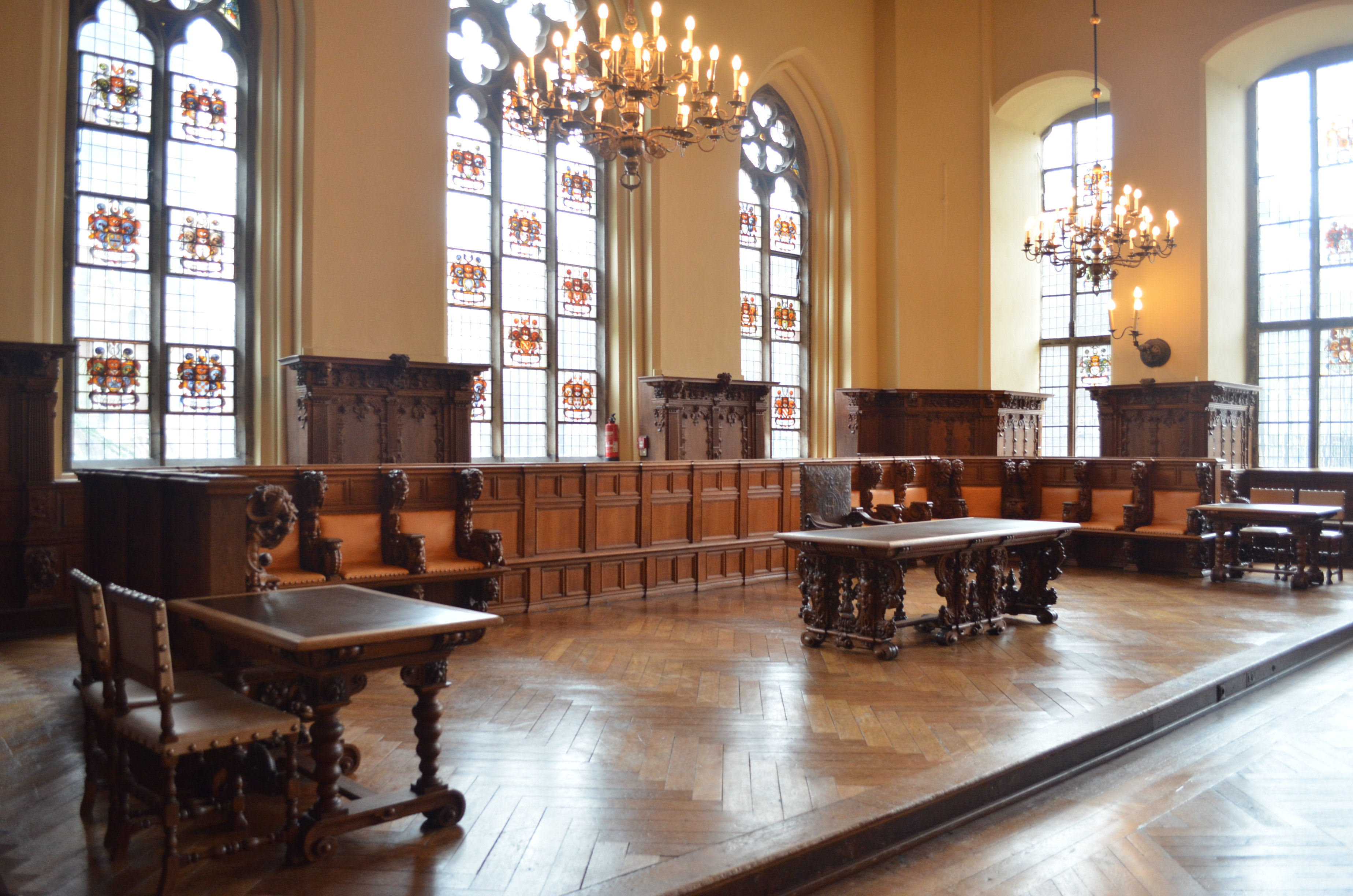 市政厅内部可以跟guided tour来参观.