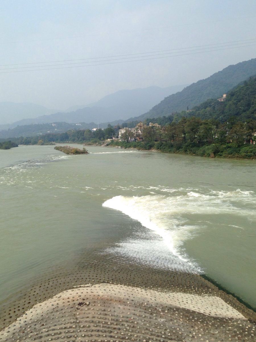 都江堰鱼嘴分水堤