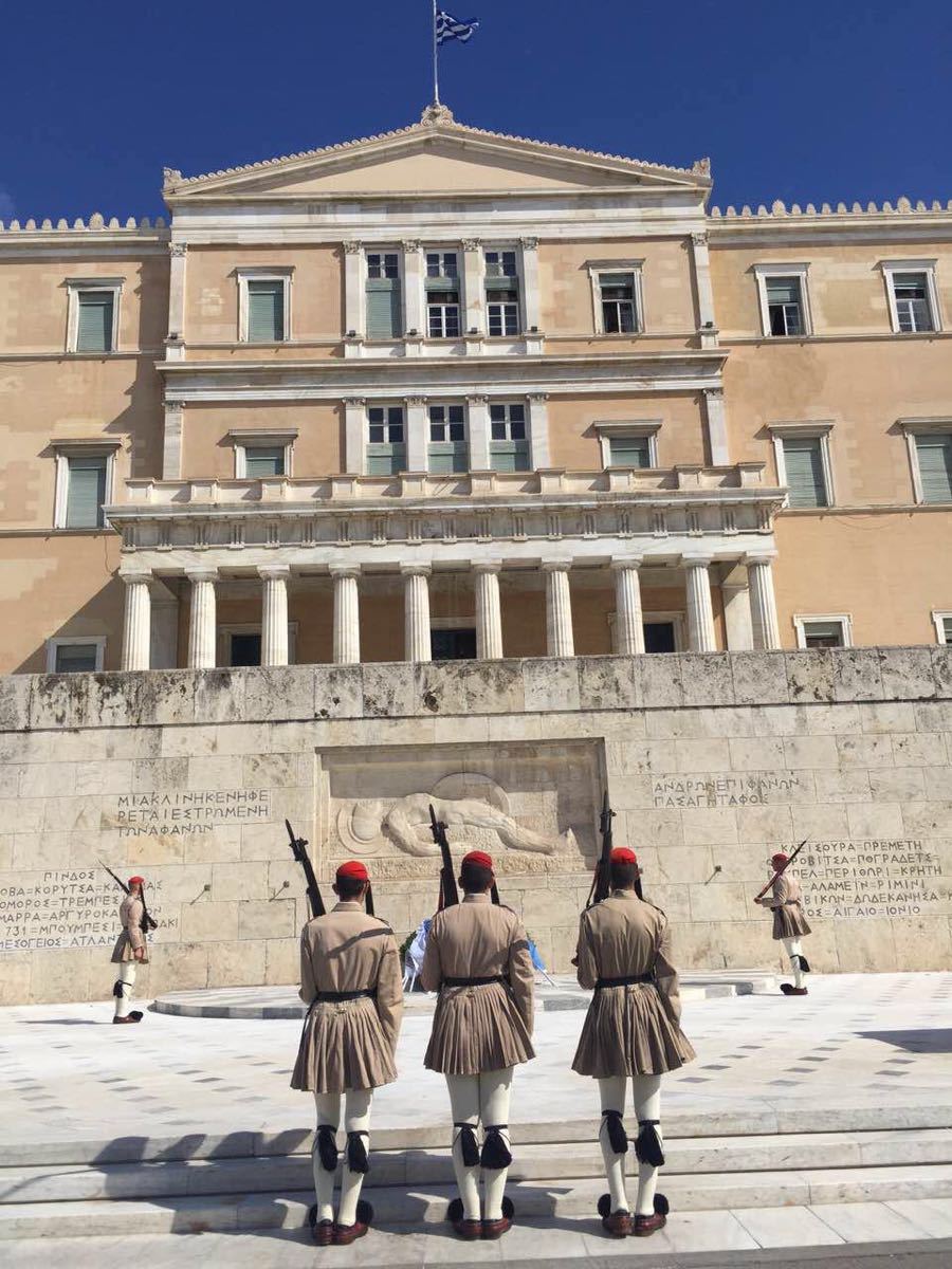 【携程攻略】雅典宪法广场景点,每个整点的换班比较值得看,特别有趣