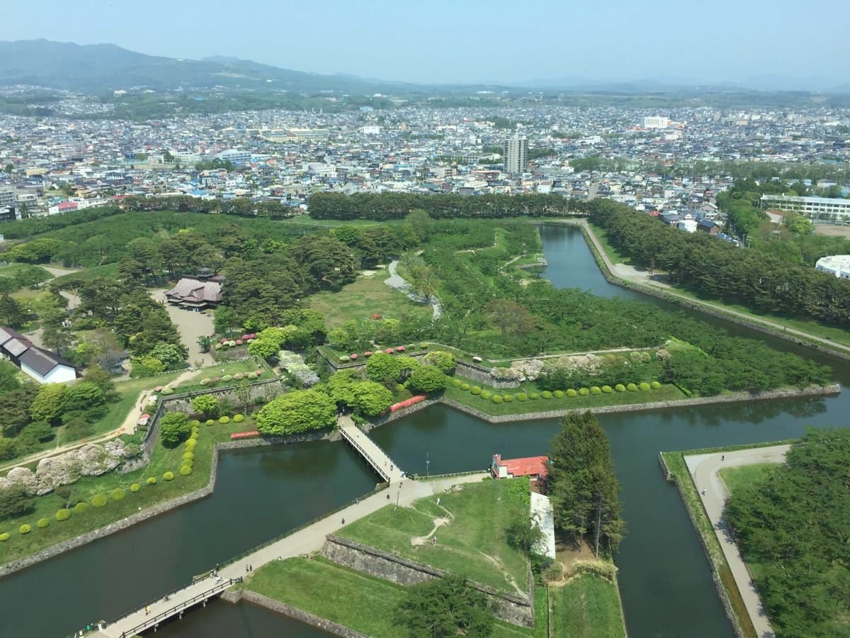 登上五棱郭塔 函馆市景尽收眼底