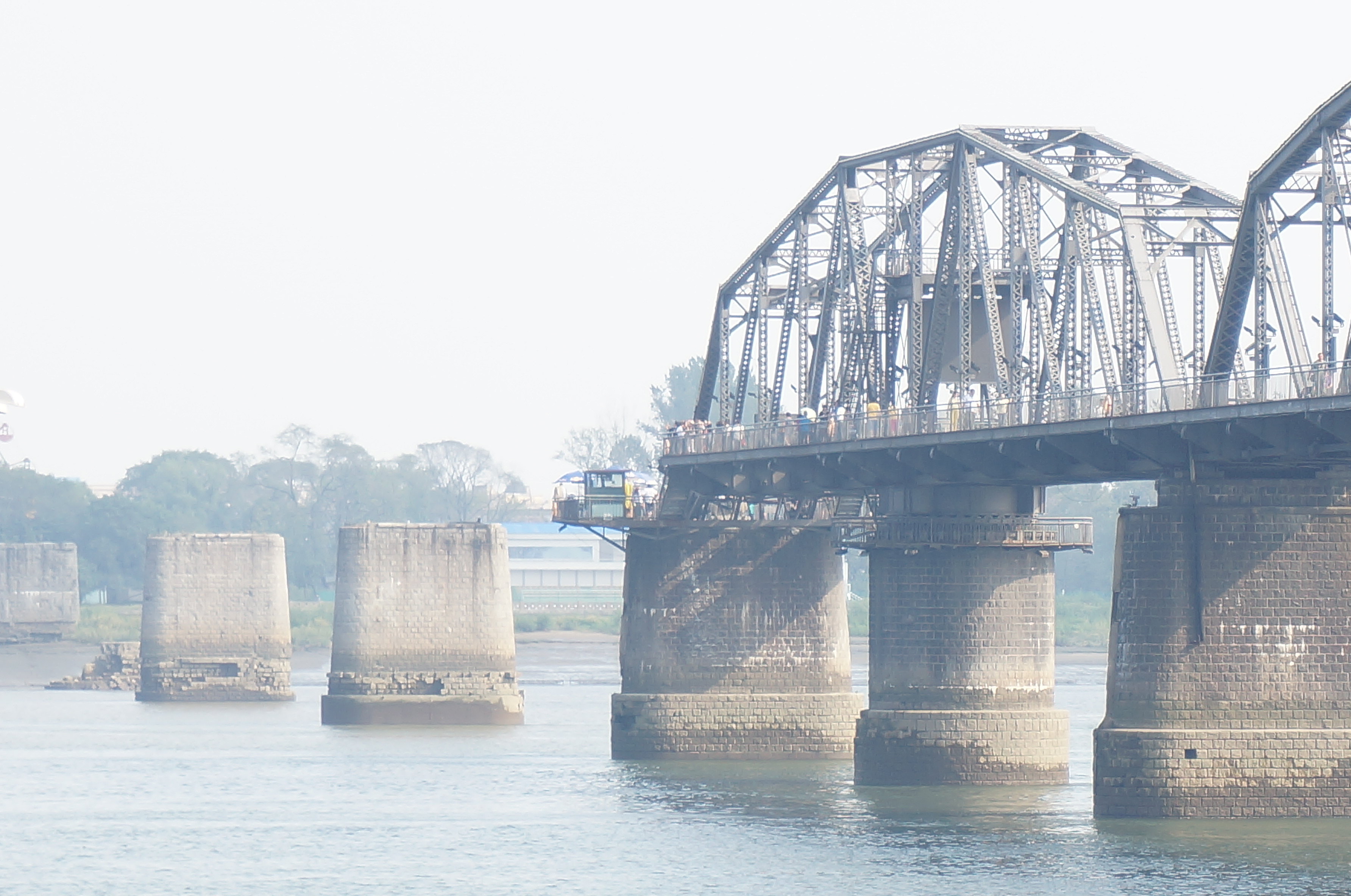 鸭绿江断桥摄影图片