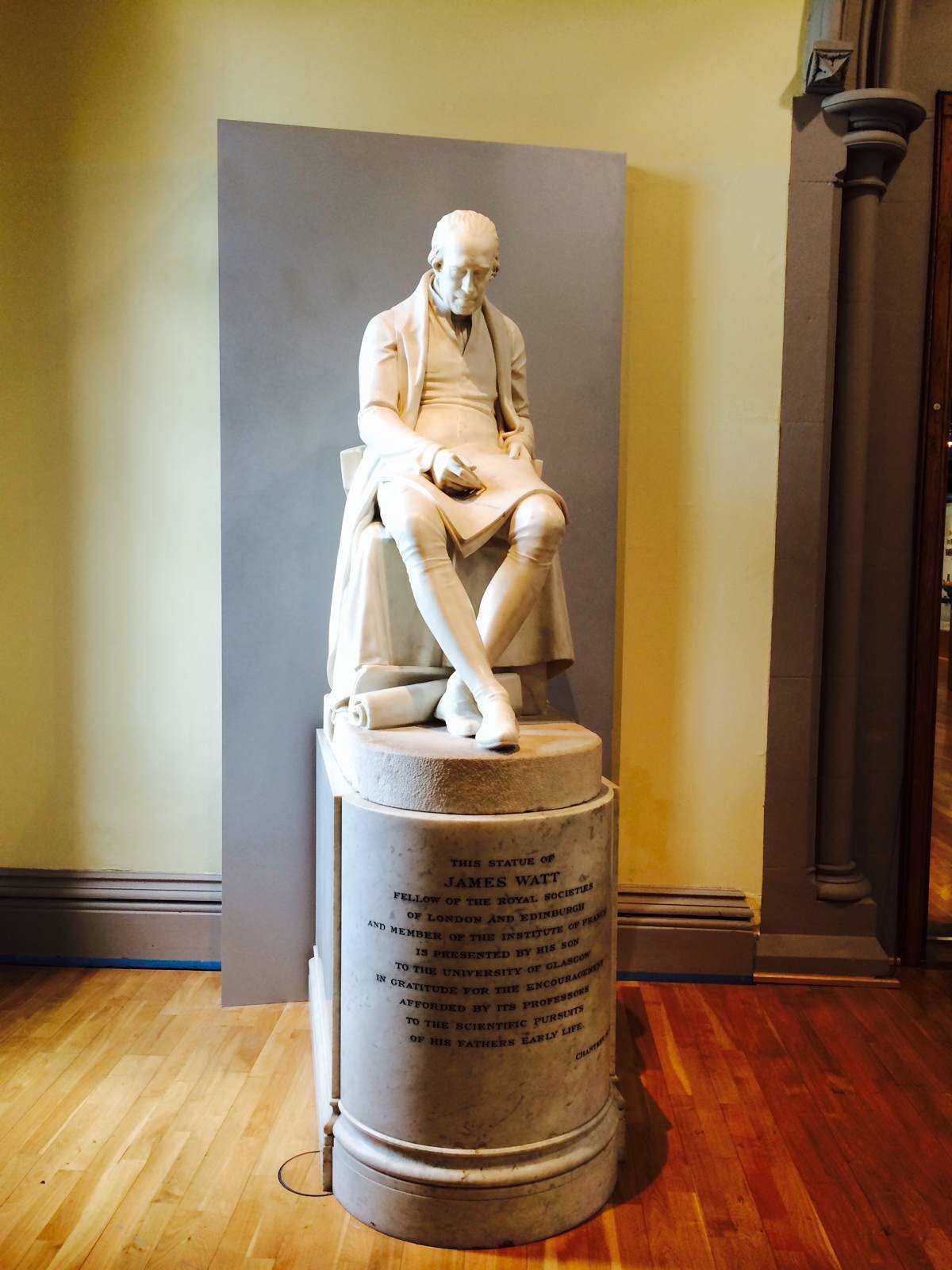 瓦特.据介绍,瓦特并不是真正在这所大学上学毕业的.