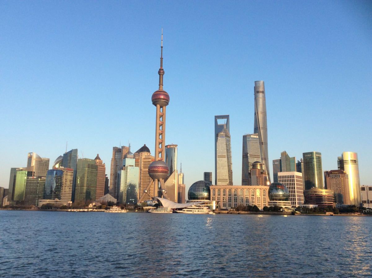 【携程攻略】上海外滩景点,无聊就去转了四五个小时,挺好看的,风也吹