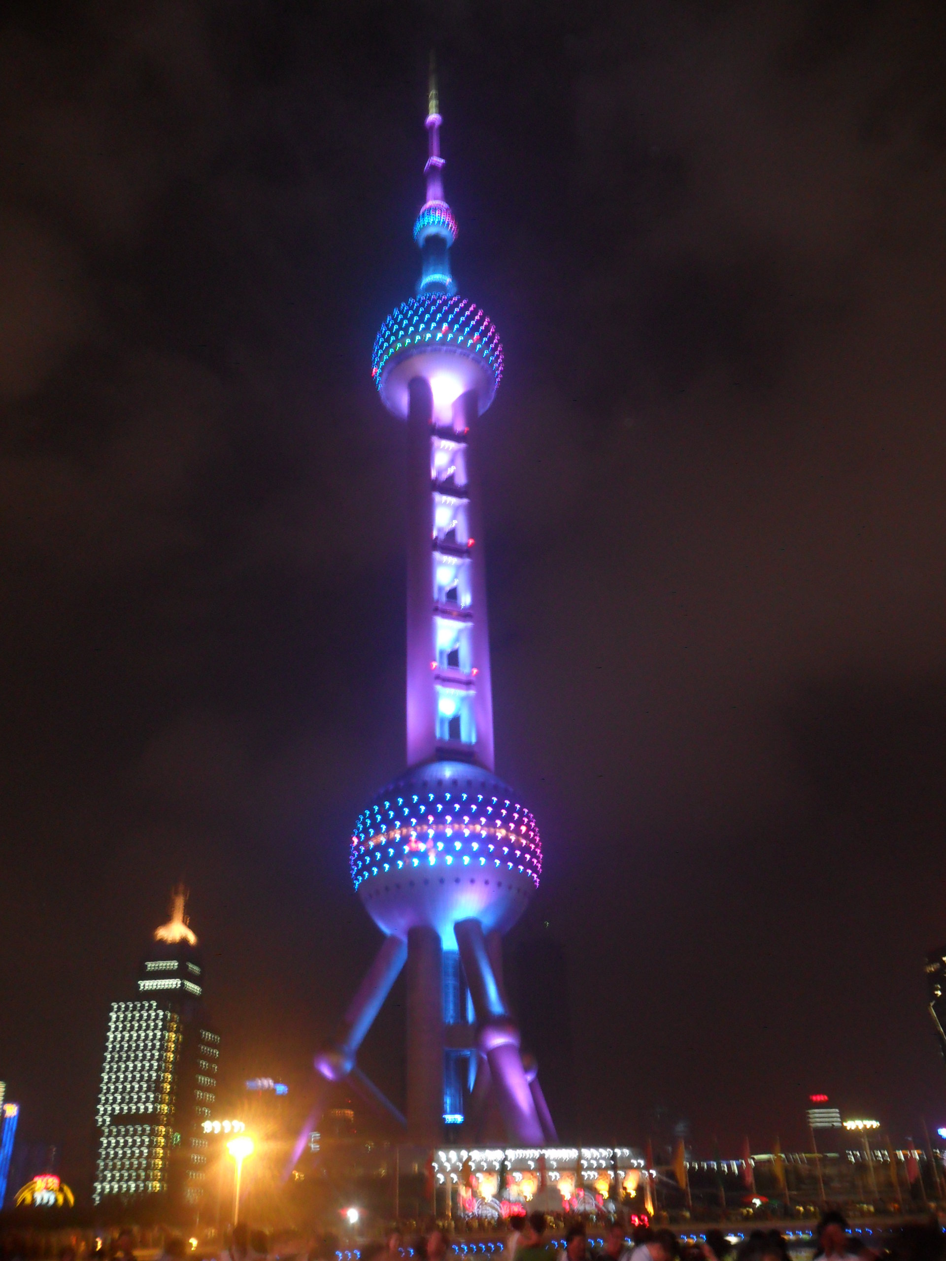 【携程攻略】上海东方明珠景点,东方明珠广播电视塔是上海的标志性文化景观之一，位于浦东新区陆家嘴…