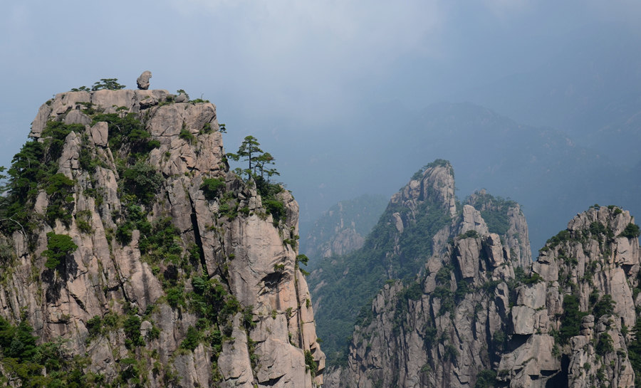 猴子觀海是黃山風景區的最著名的怪石,這次自由行填補了上次跟團遊的