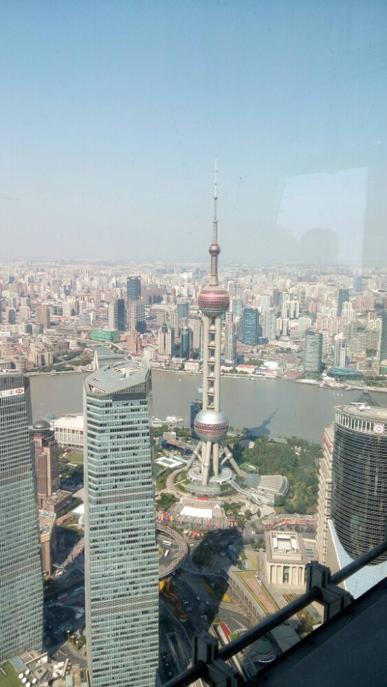 性價比較高的登頂觀光景點,門票最低,視野開闊,浦東景觀盡收眼底,古今