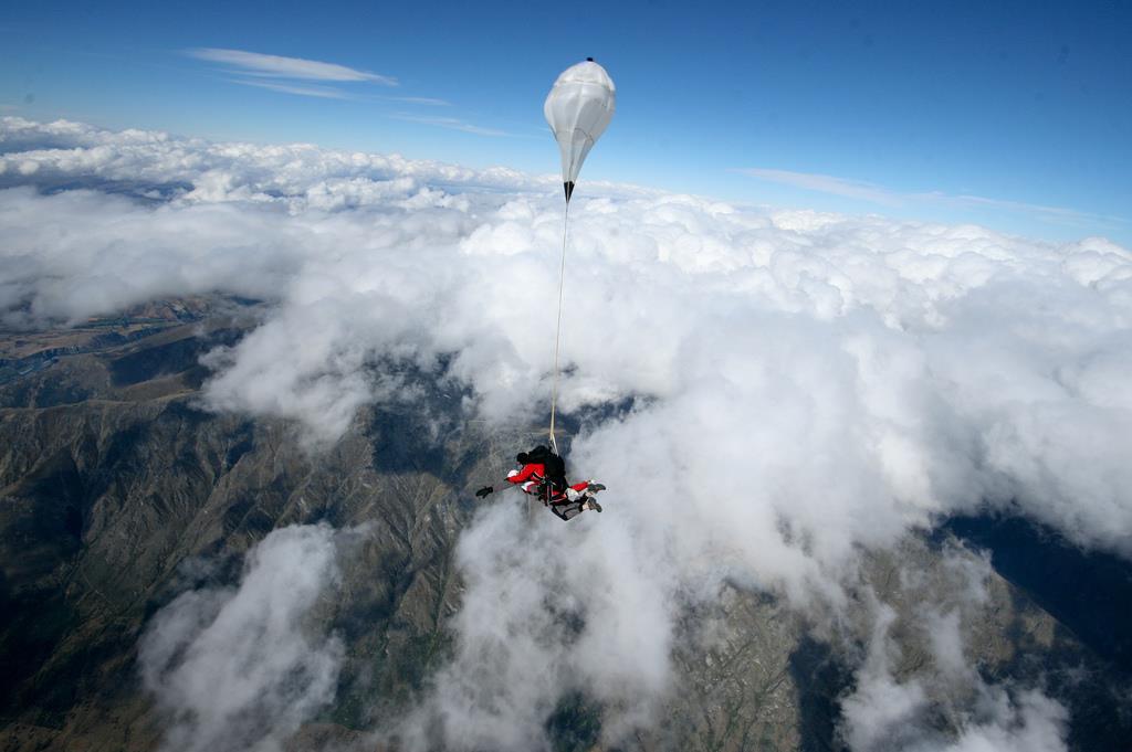 皇后镇高空跳伞