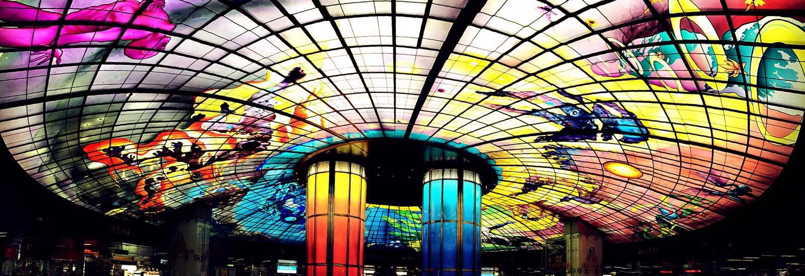 所以名字就毫不客气的叫"美丽岛捷运站".