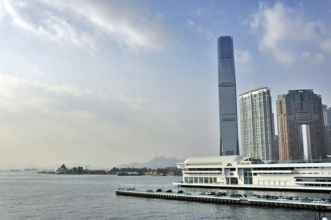 维多利亚港:我在这里,你在哪里