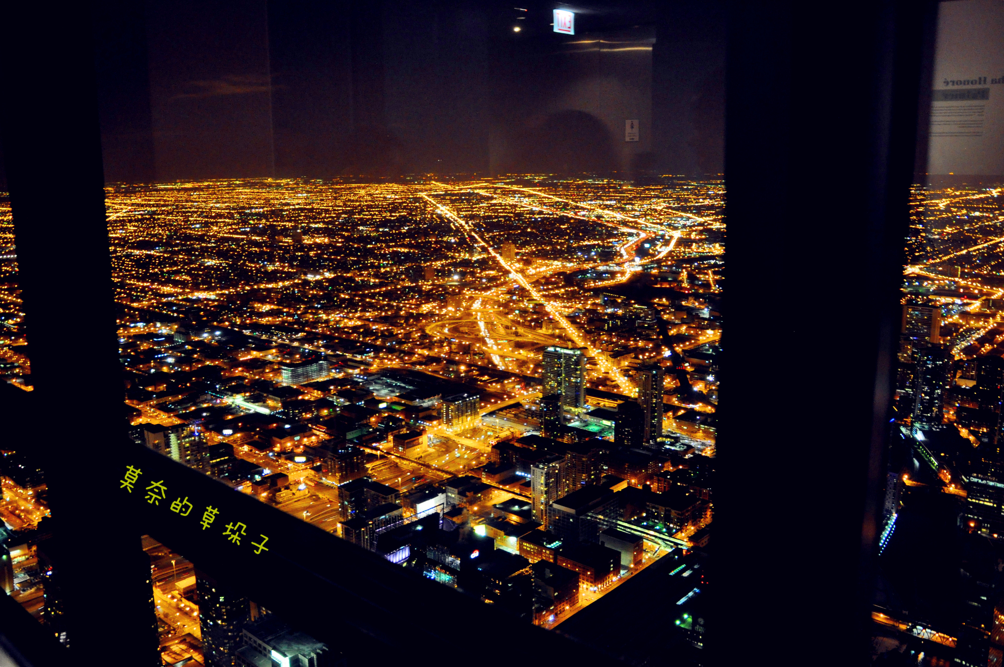 芝加哥打造世界第一個透明傾斜景觀台 - A Day Magazine
