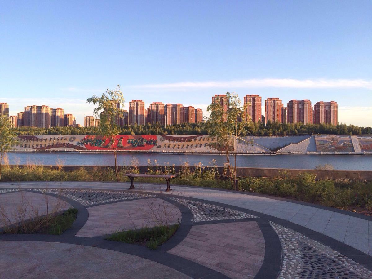 美麗的康巴什,藍天,白雲,鮮花,美景.寧靜而安詳.