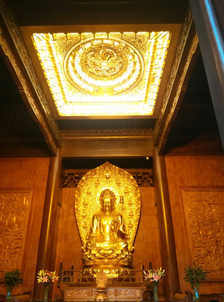 雁塔(大慈恩寺)景点,怎么说呢,有点不同于传统寺庙,里面过于富丽堂皇