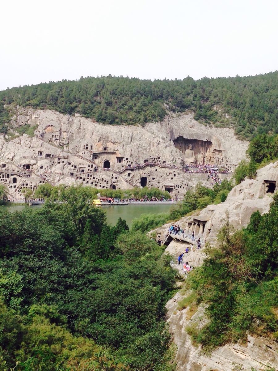 龙门石窟龙门石窟景点,龙门石窟是中国石刻艺术宝库之一,世界文化遗产