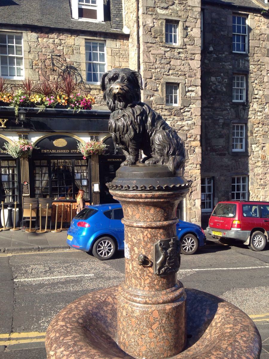 忠犬波比纪念碑