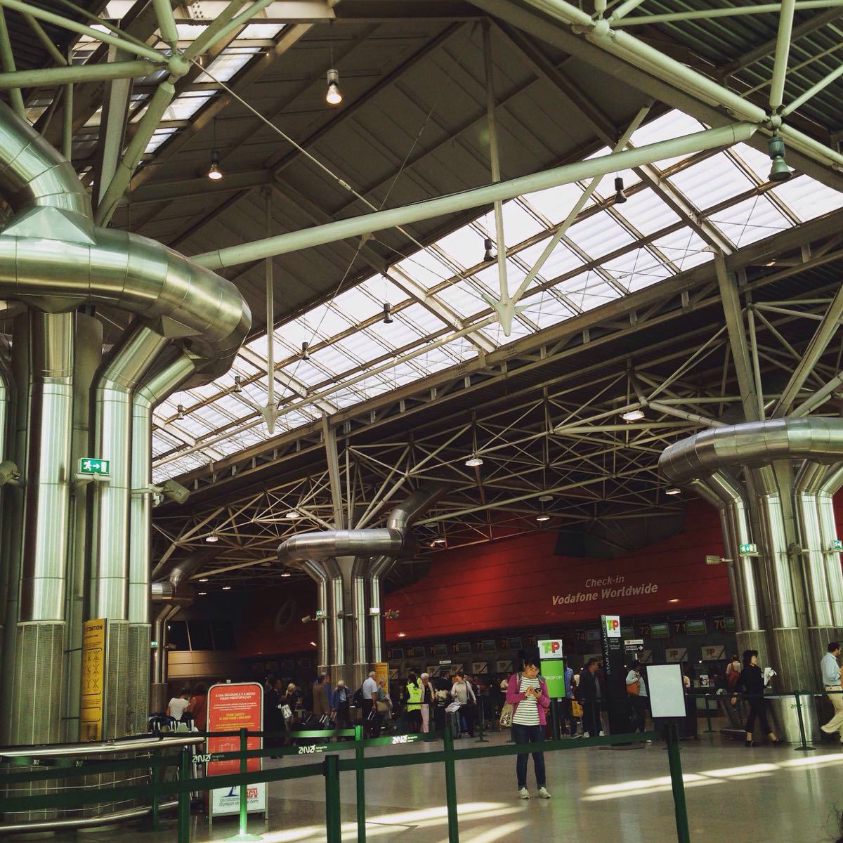 里斯本机场humberto delgado airport