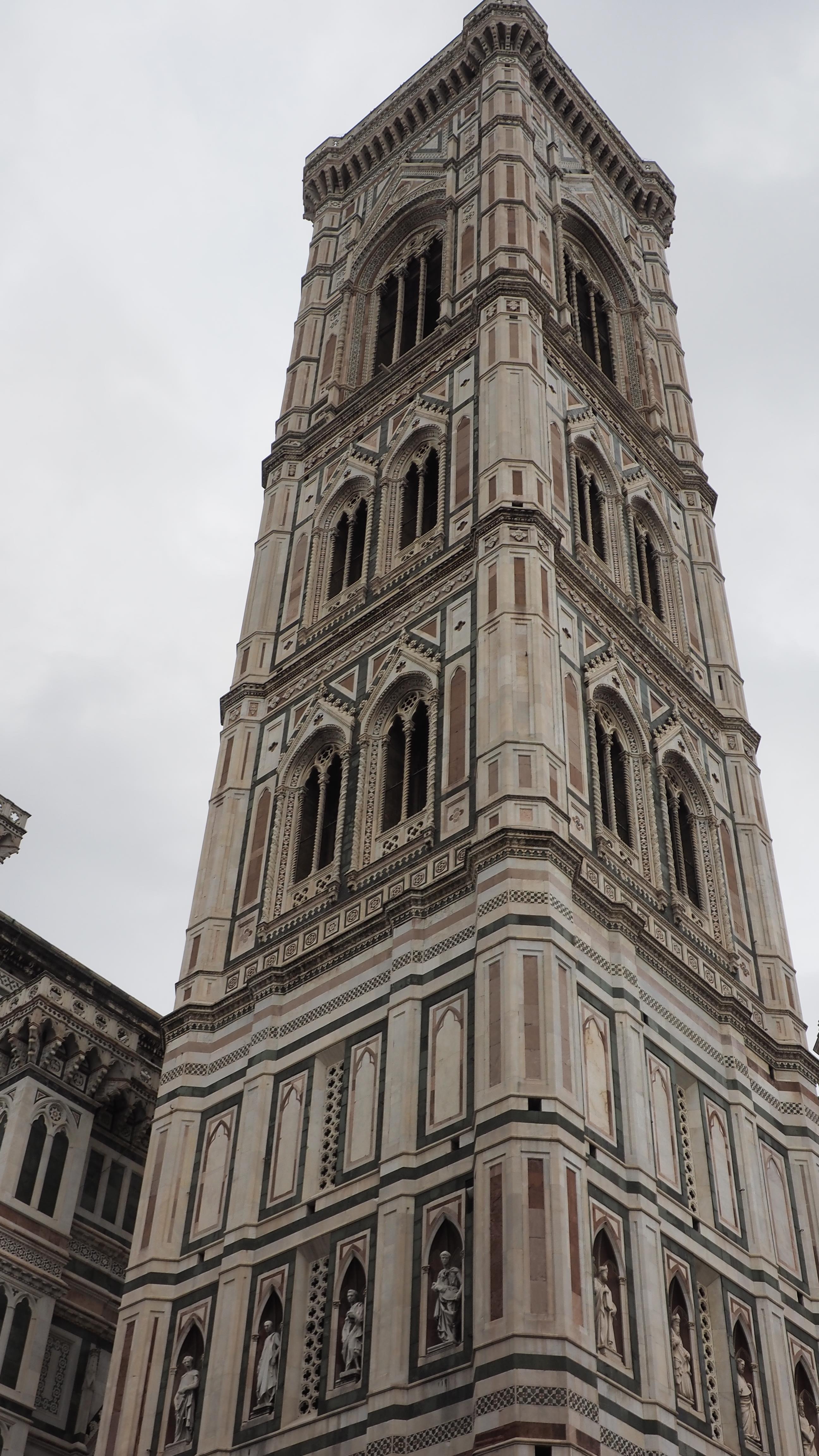 【携程攻略】佛罗伦萨圣母百花大教堂景点,意大利最著名的教堂，也是一座非常巨大的豪华教堂，整个教堂内外都很…