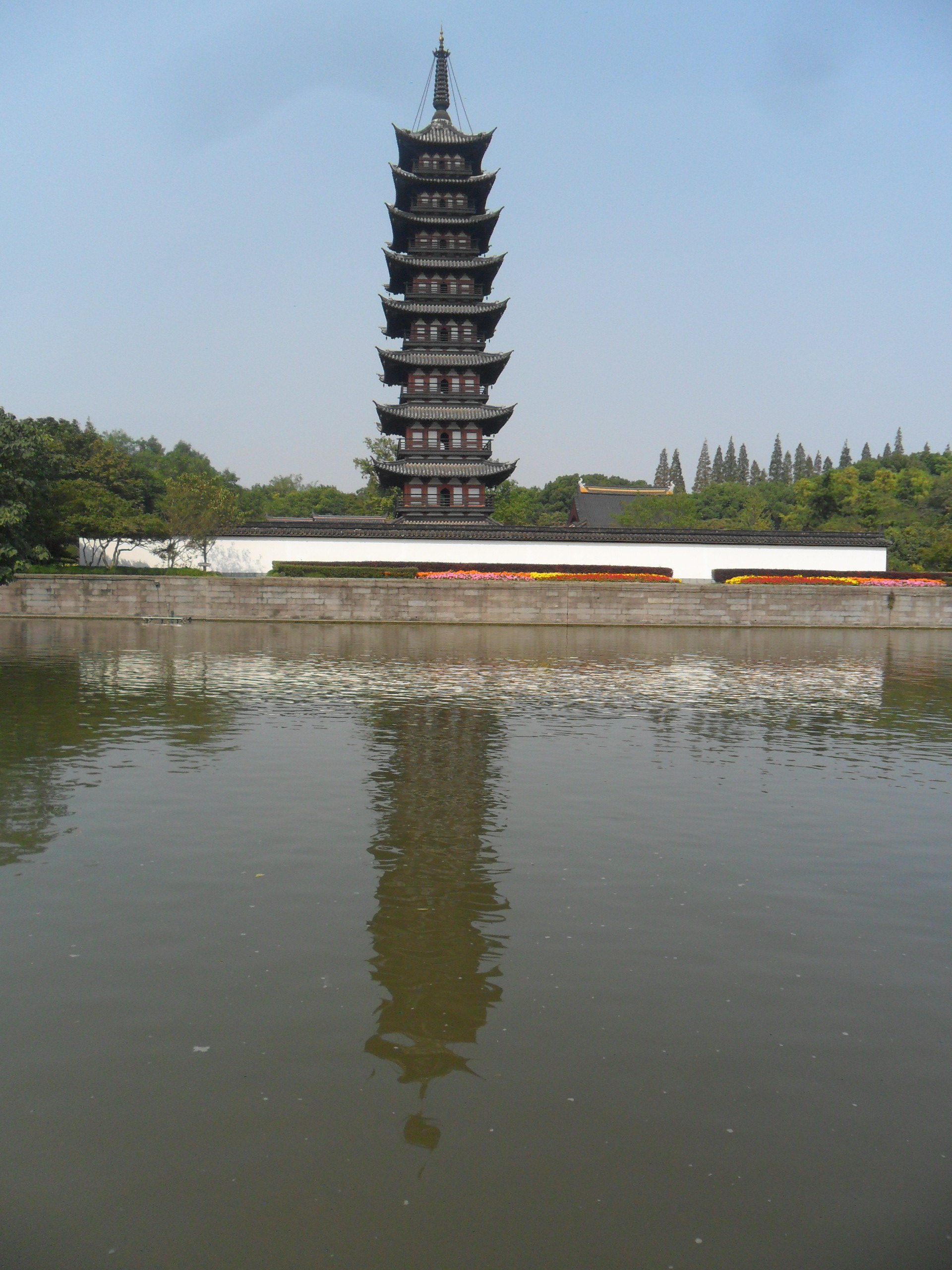 【携程攻略】景点,兴圣教寺塔俗称"方塔",已有九百多年历史,方塔及
