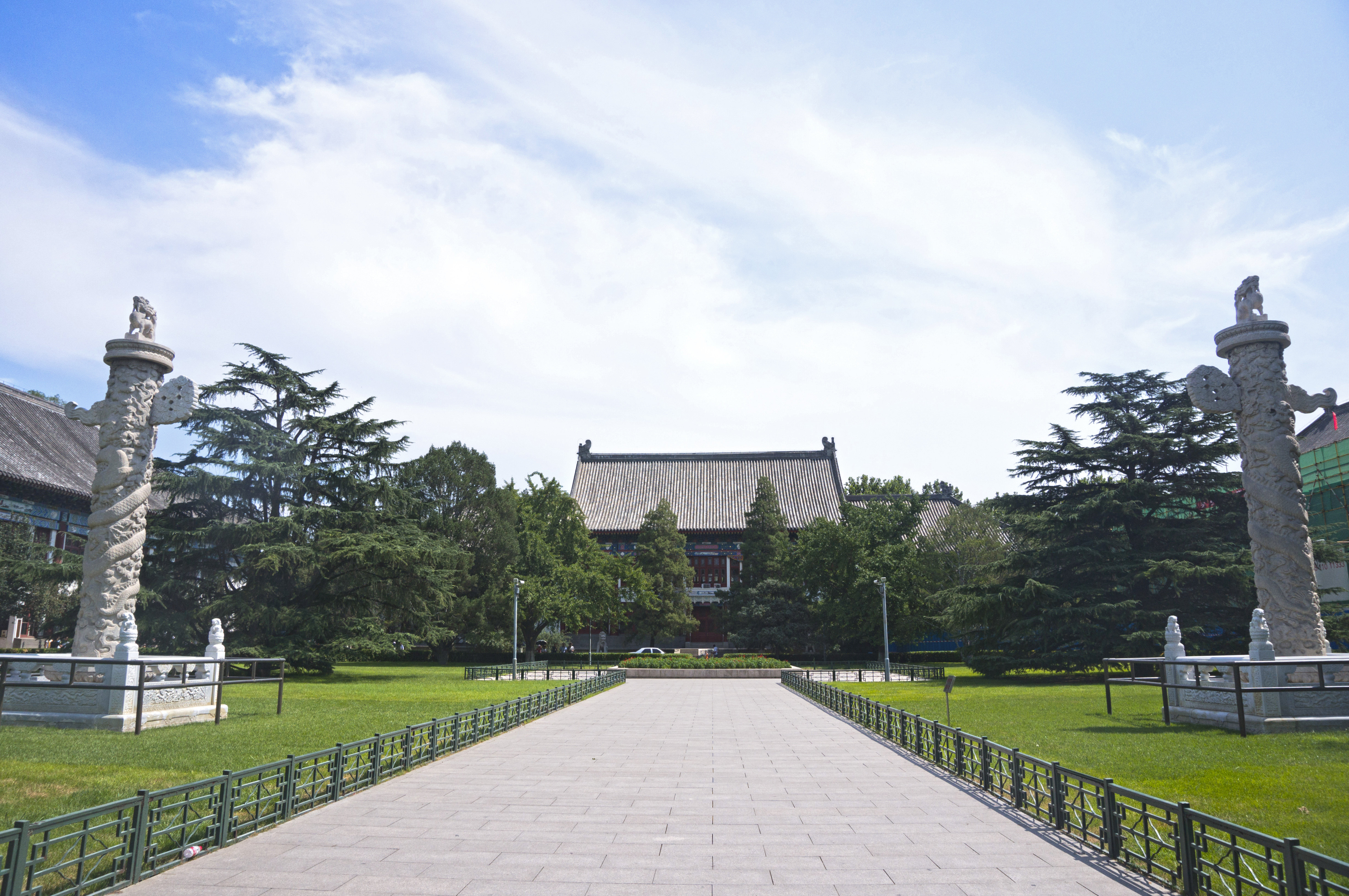老照片：北大燕园1931年，环境优美的燕京大学