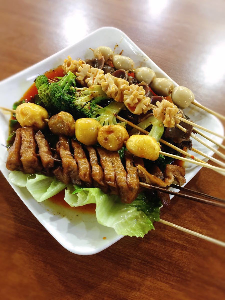 【携程美食林】重庆八一好吃街餐馆,是个小吃城 里面有酸辣粉麻辣烫