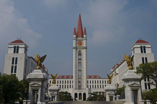 泰国国立法政大学logo图片