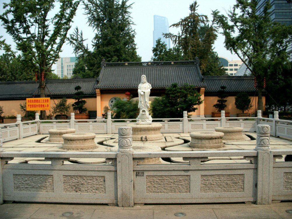 襄阳铁佛寺图片