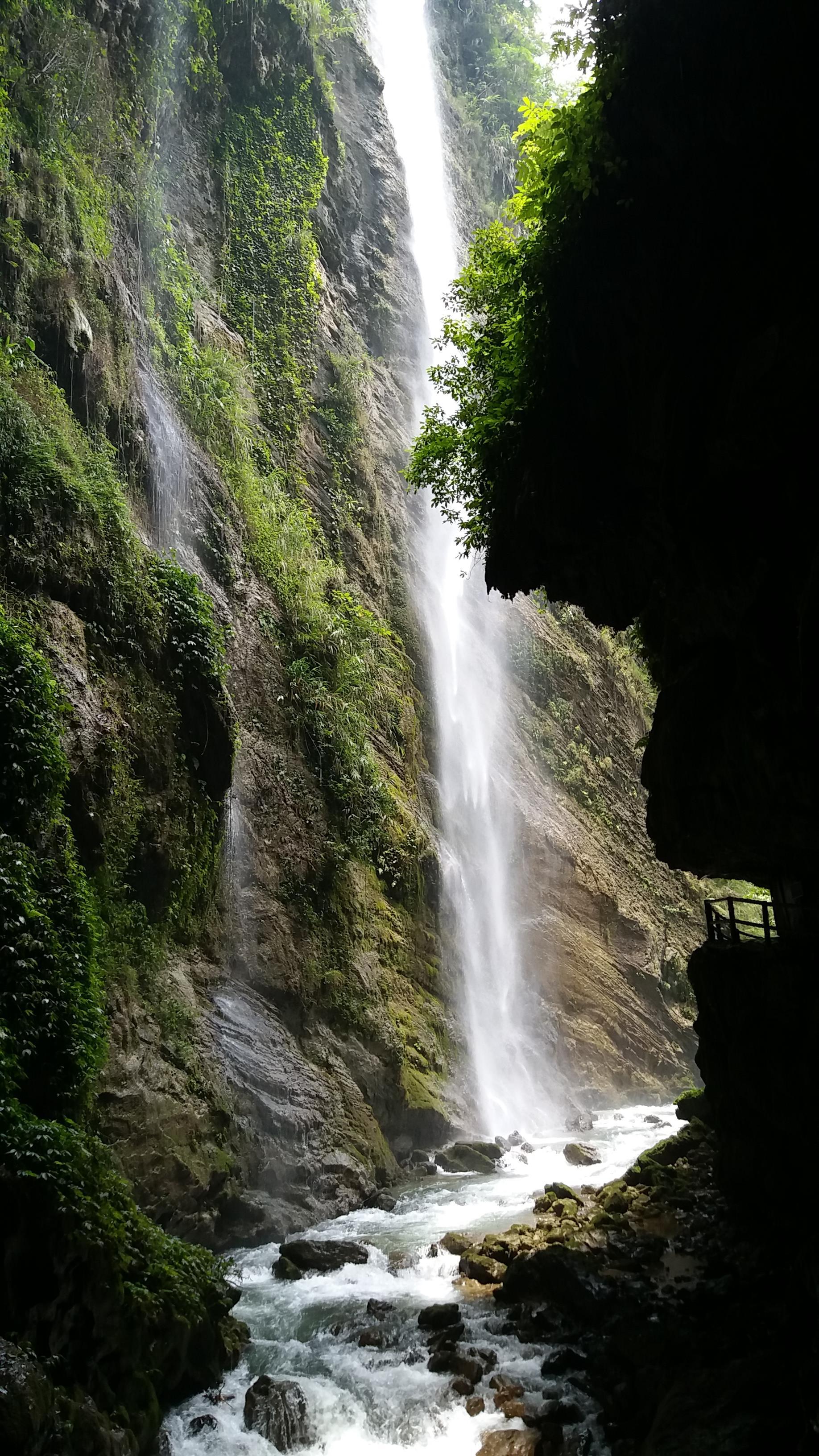 古龙山大峡谷