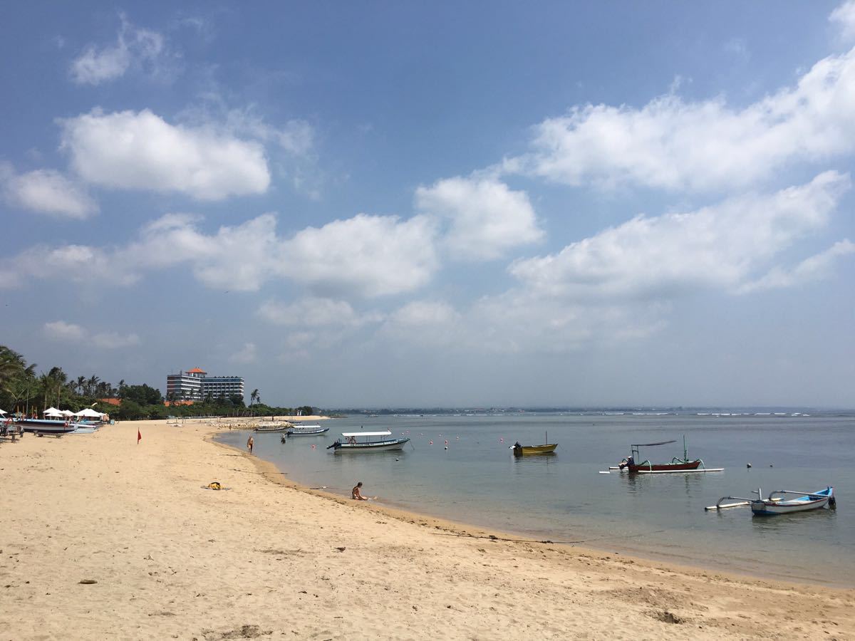 【携程攻略】巴厘岛萨努尔海滩景点,沙努尔海滩算是巴厘岛海滩中比较