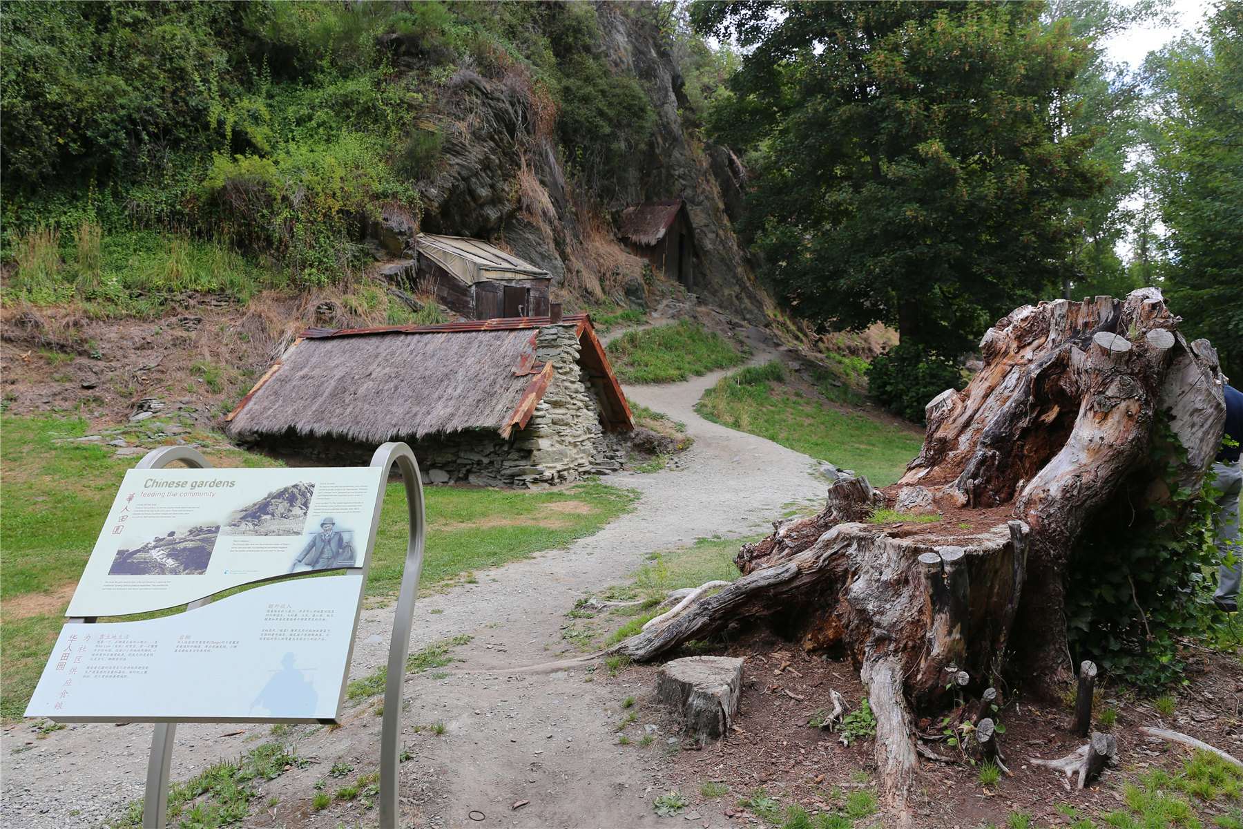 【携程攻略】阿罗敦箭镇景点,箭镇确实是个很迷你的镇子,镇中心一条