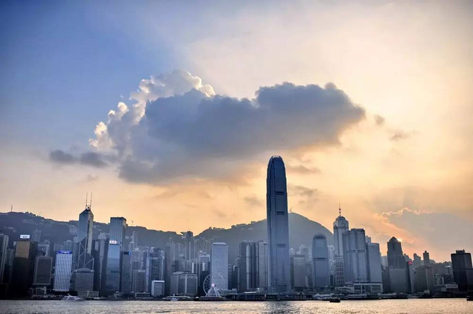 维多利亚港:我在这里,你在哪里