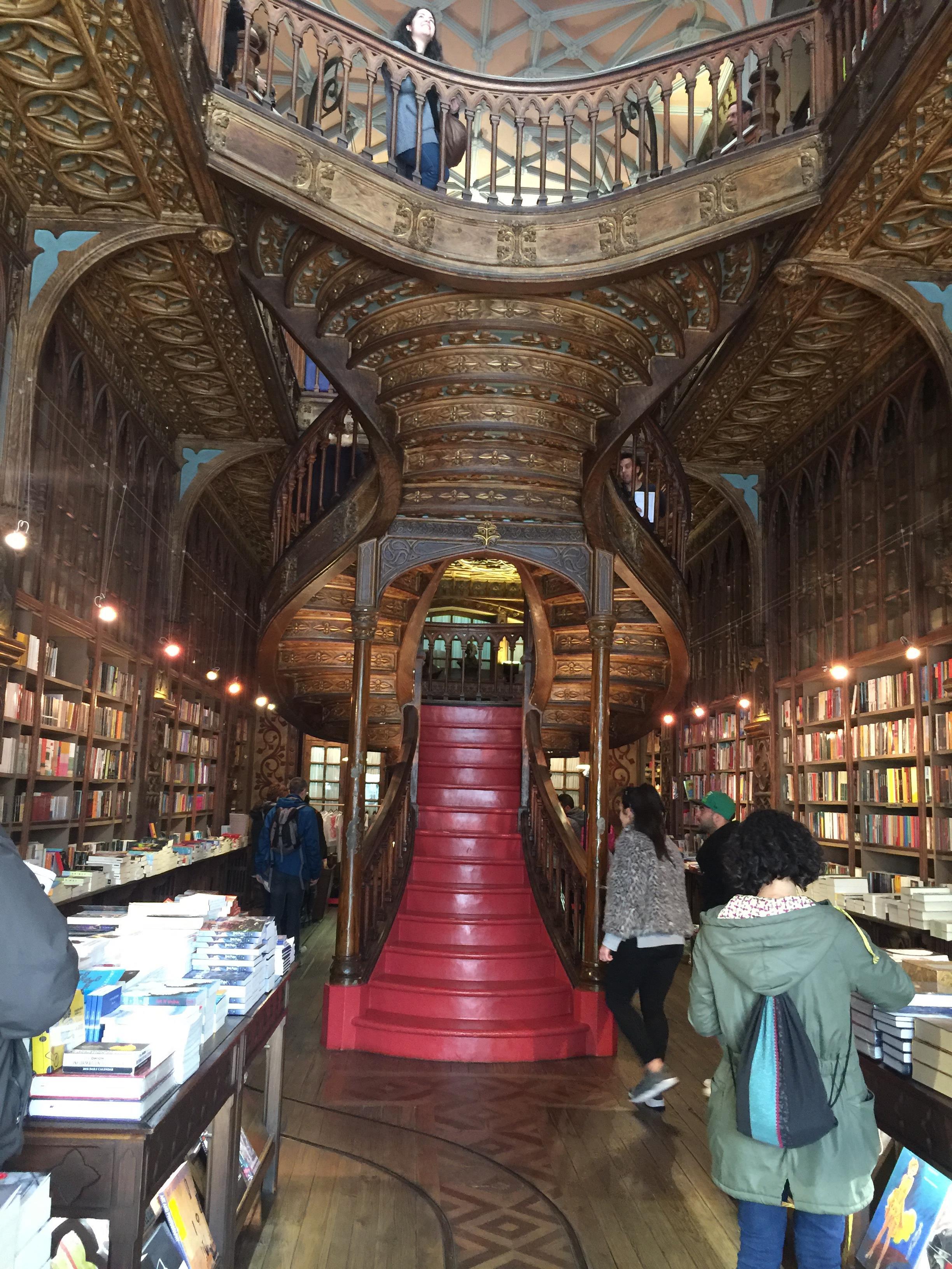 【携程攻略】波尔图莱罗书店景点,世界十大最美书店之一莱罗书店是