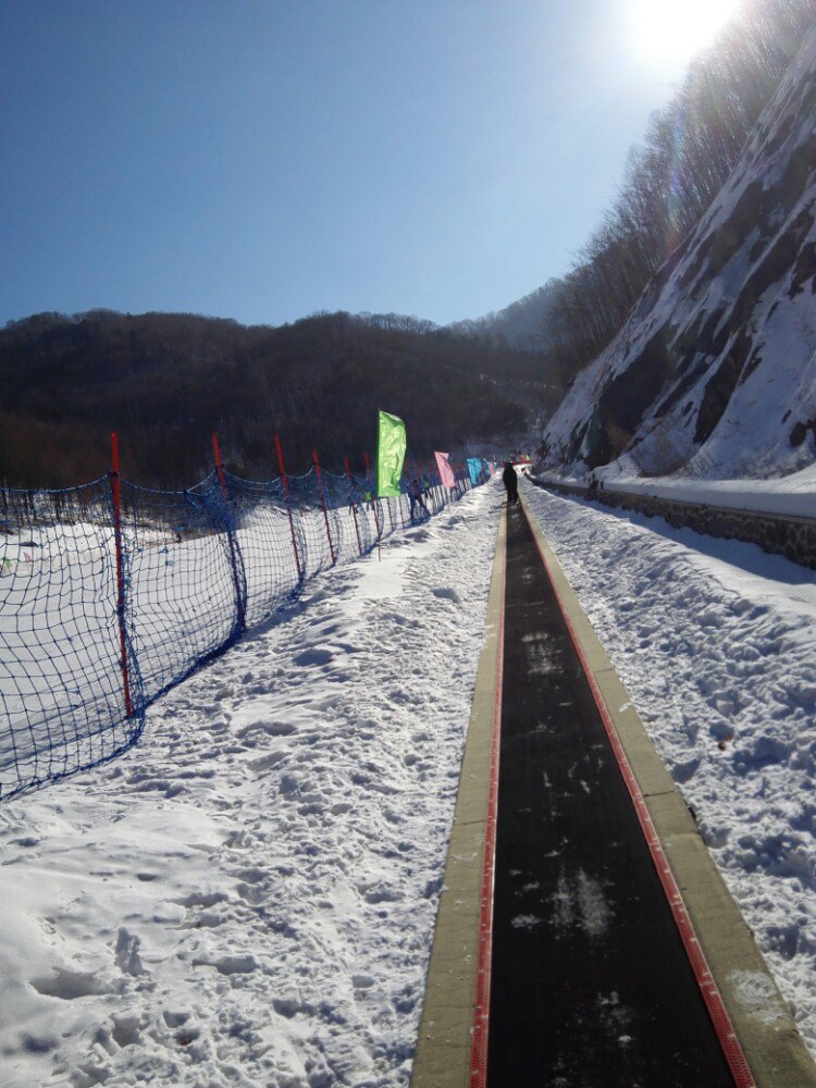 天桥沟滑雪图片