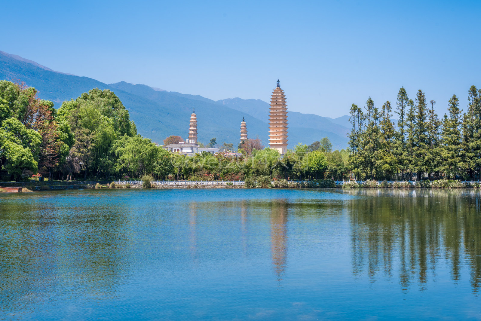 【携程攻略】大理三塔倒影公园景点,这是一个僻静的小公园,如若不是能