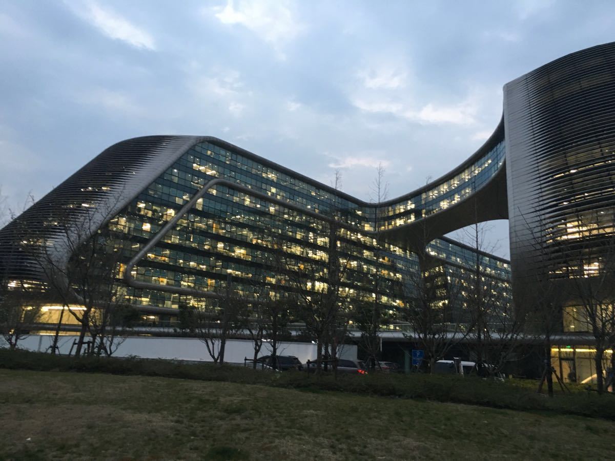 【携程攻略】上海凌空soho景点,造型漂亮,景色不错,商铺配套设施齐全