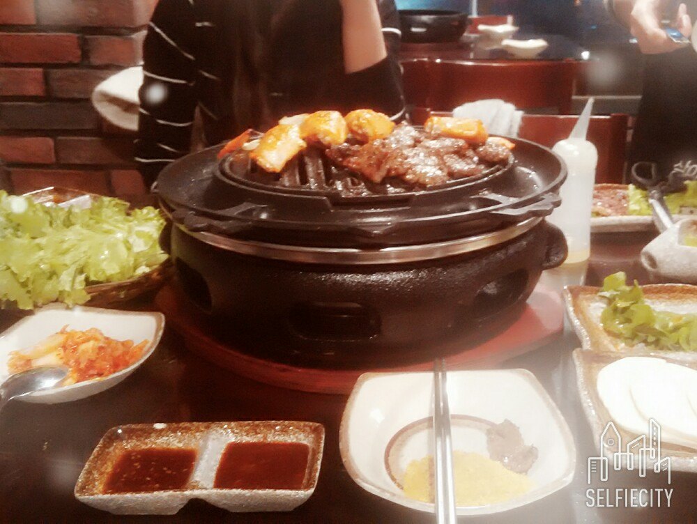 万达广场(哈西店)购物,商品还好,好吃的比较多,可以来多吃点美食