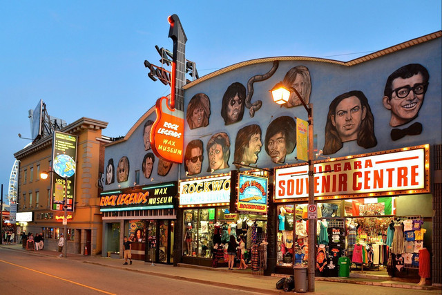 这一条街道,可以说是尼亚加拉瀑布市的欢乐街