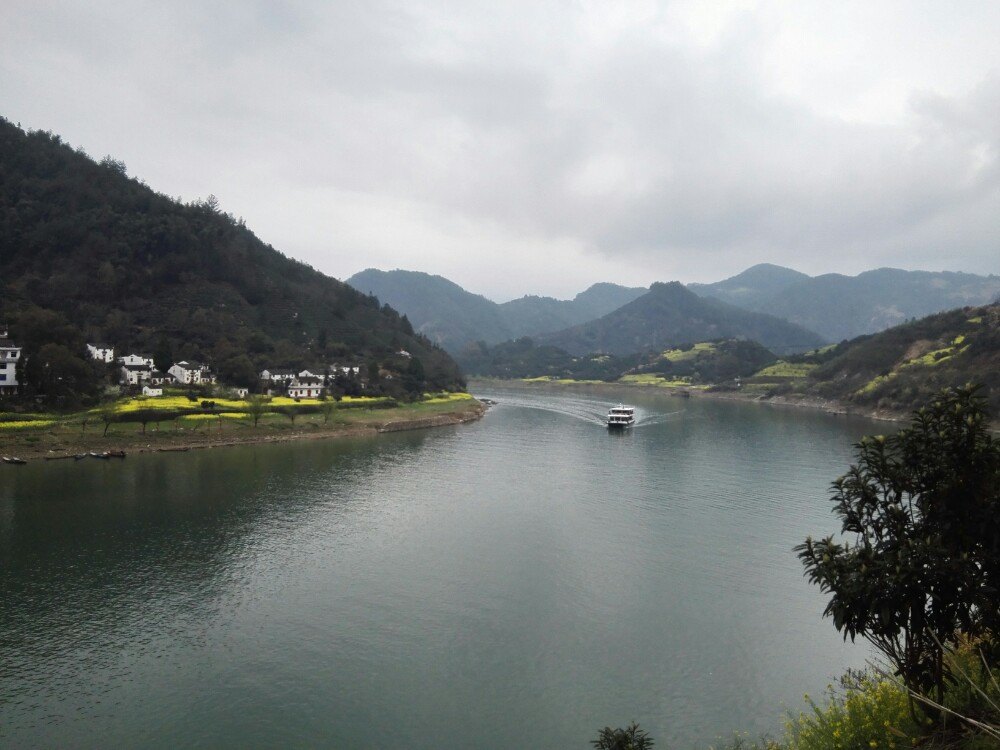 【攜程攻略】歙縣新安江山水畫廊景點,雨天沒能看到青山綠水,但云霧