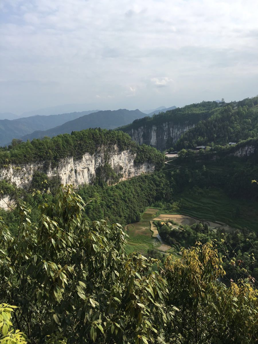 天坑寨子景区