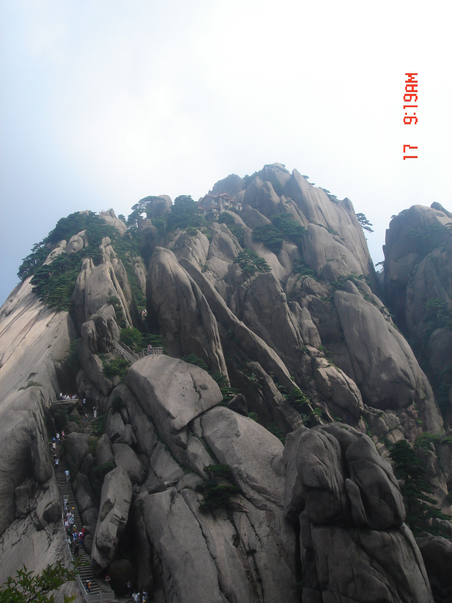 【携程攻略】黄山风景区天都峰景点,天都峰和莲花峰是轮休的,一个开