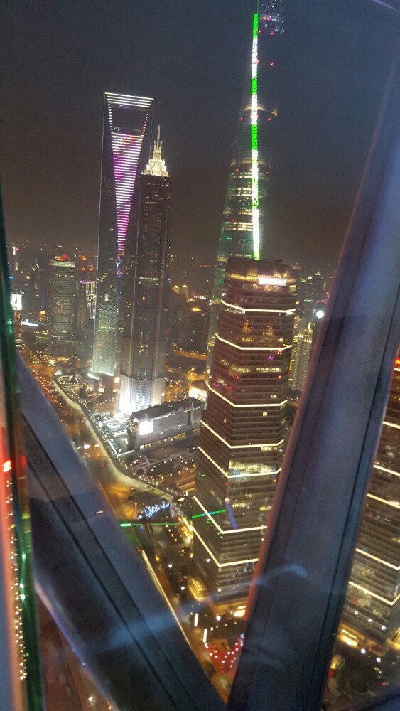 【携程攻略】上海东方明珠景点,东方明珠确实是上海地标性建筑,上去后