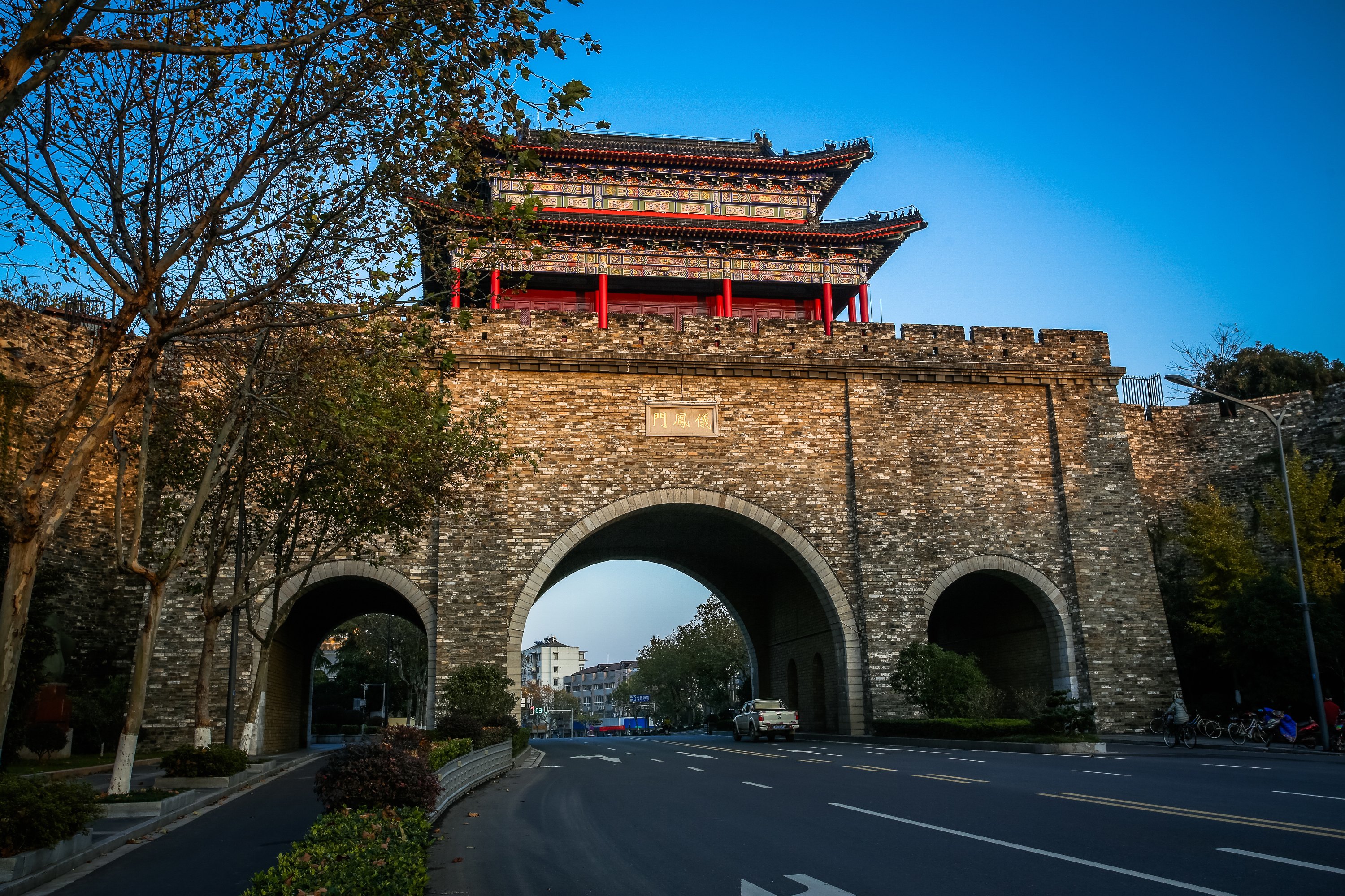 仪凤门 直线距离284m