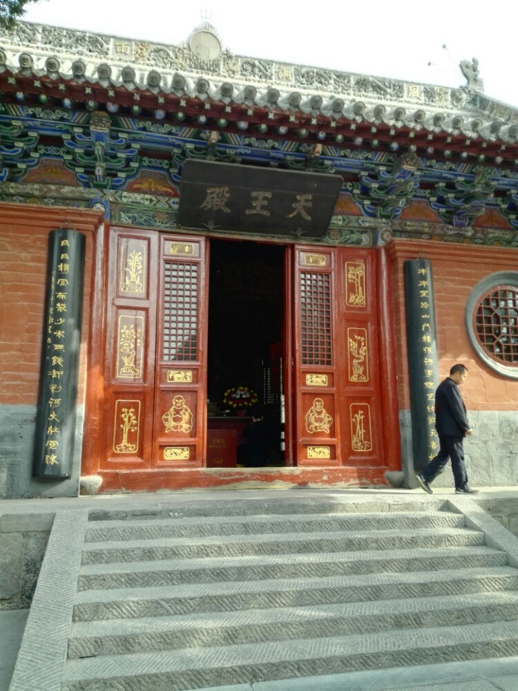中国第一古刹虽然我不愿意看寺庙,但是到了洛阳,白马寺还是值得一看
