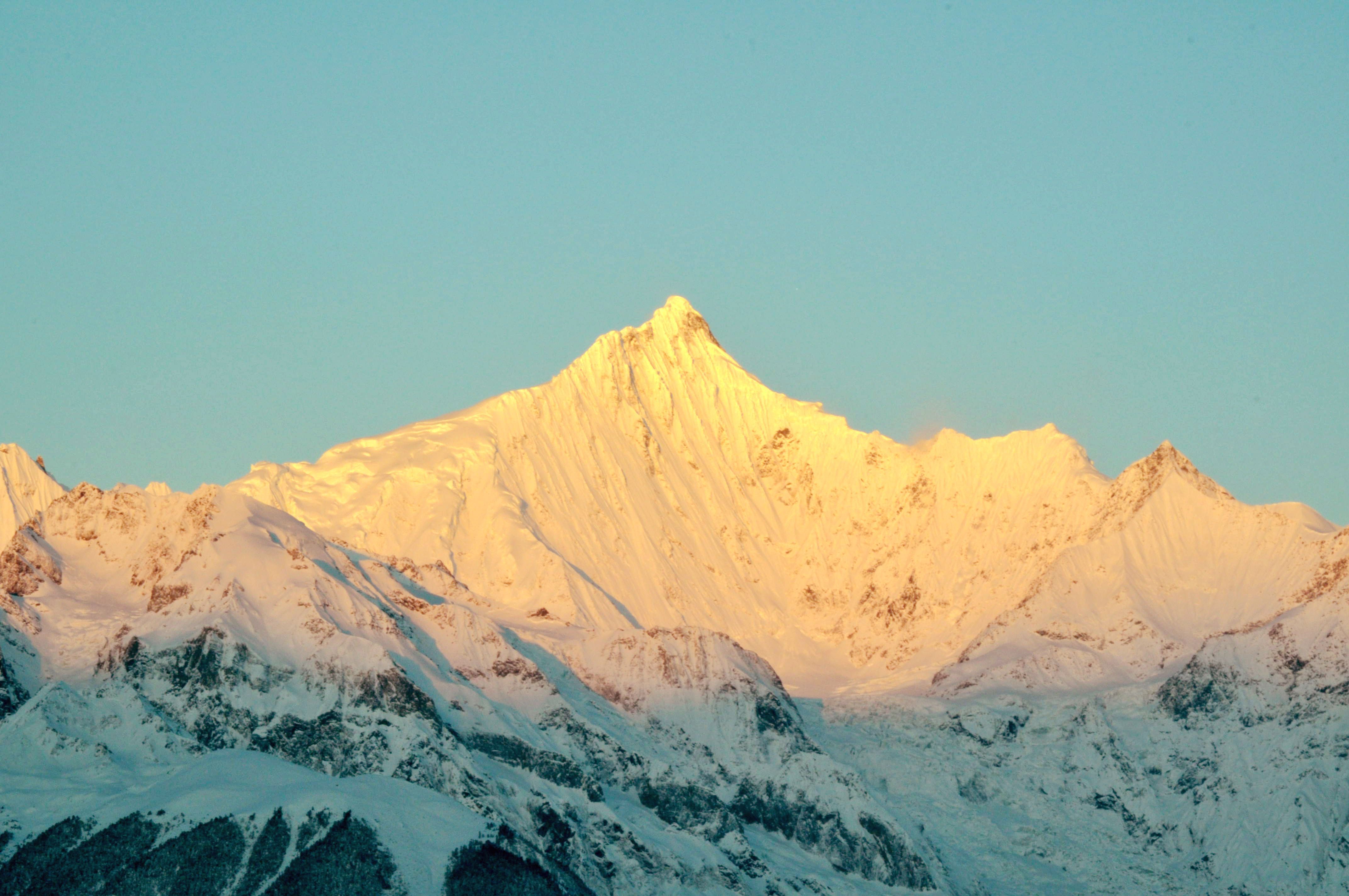 梅里雪山十三峰图片