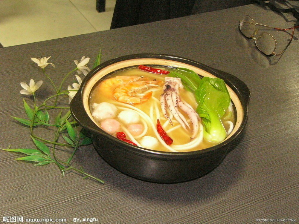 金陵护胃过桥米线(金盛路瀛洲湾店)