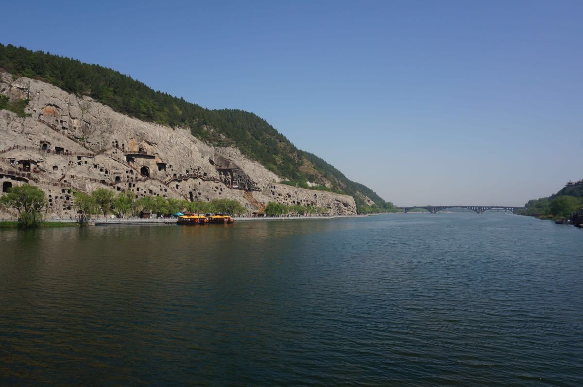 伊河很美,石窟震撼,大桥壮观,湿地野趣,不同的位置有不同的景致