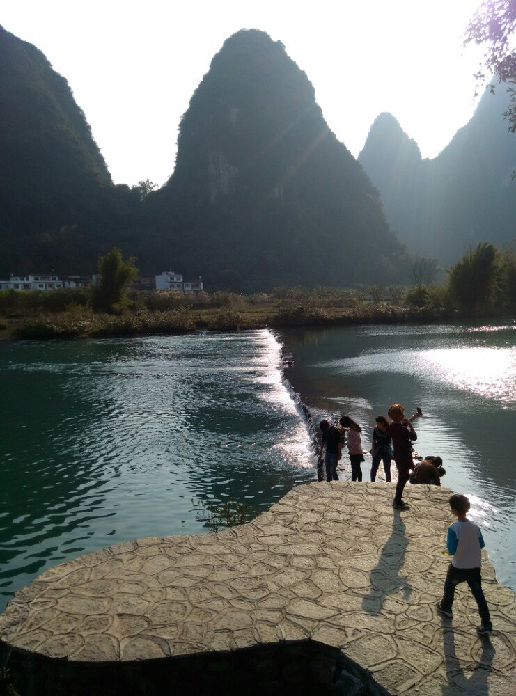 【携程攻略】阳朔遇龙河景点,沿遇龙河有步道,可骑行.