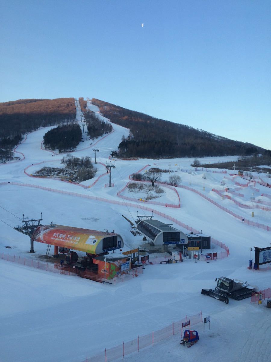 松花湖滑雪场雪道坡度图片