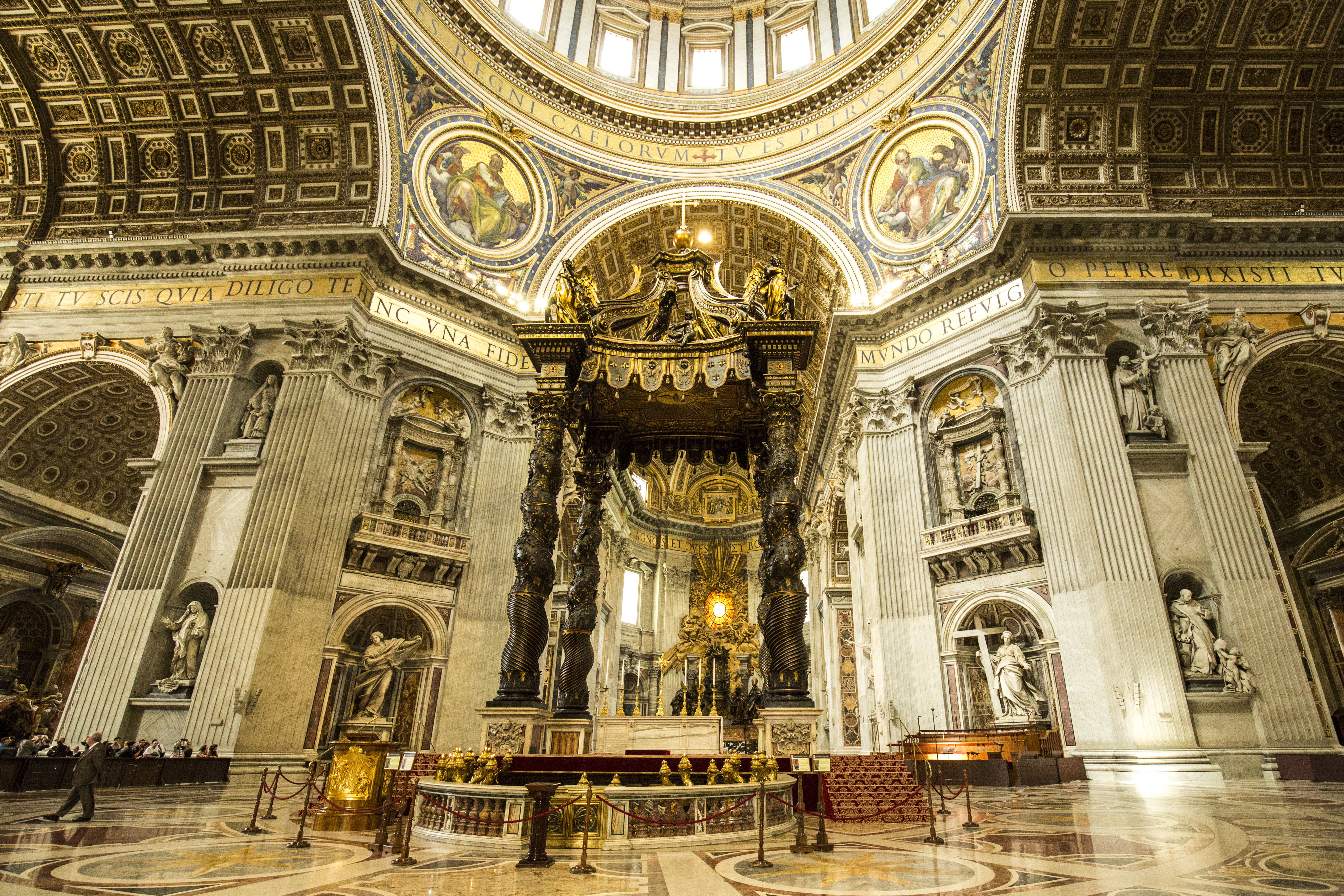 【携程攻略】梵蒂冈圣彼得大教堂景点,圣彼得大教堂内部,怎一个壮观两