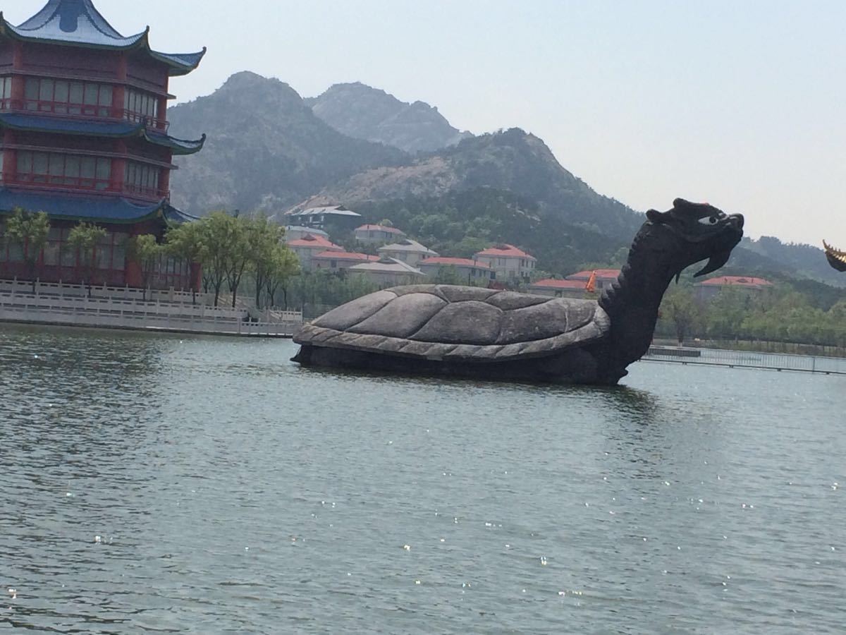隆霞湖风景区