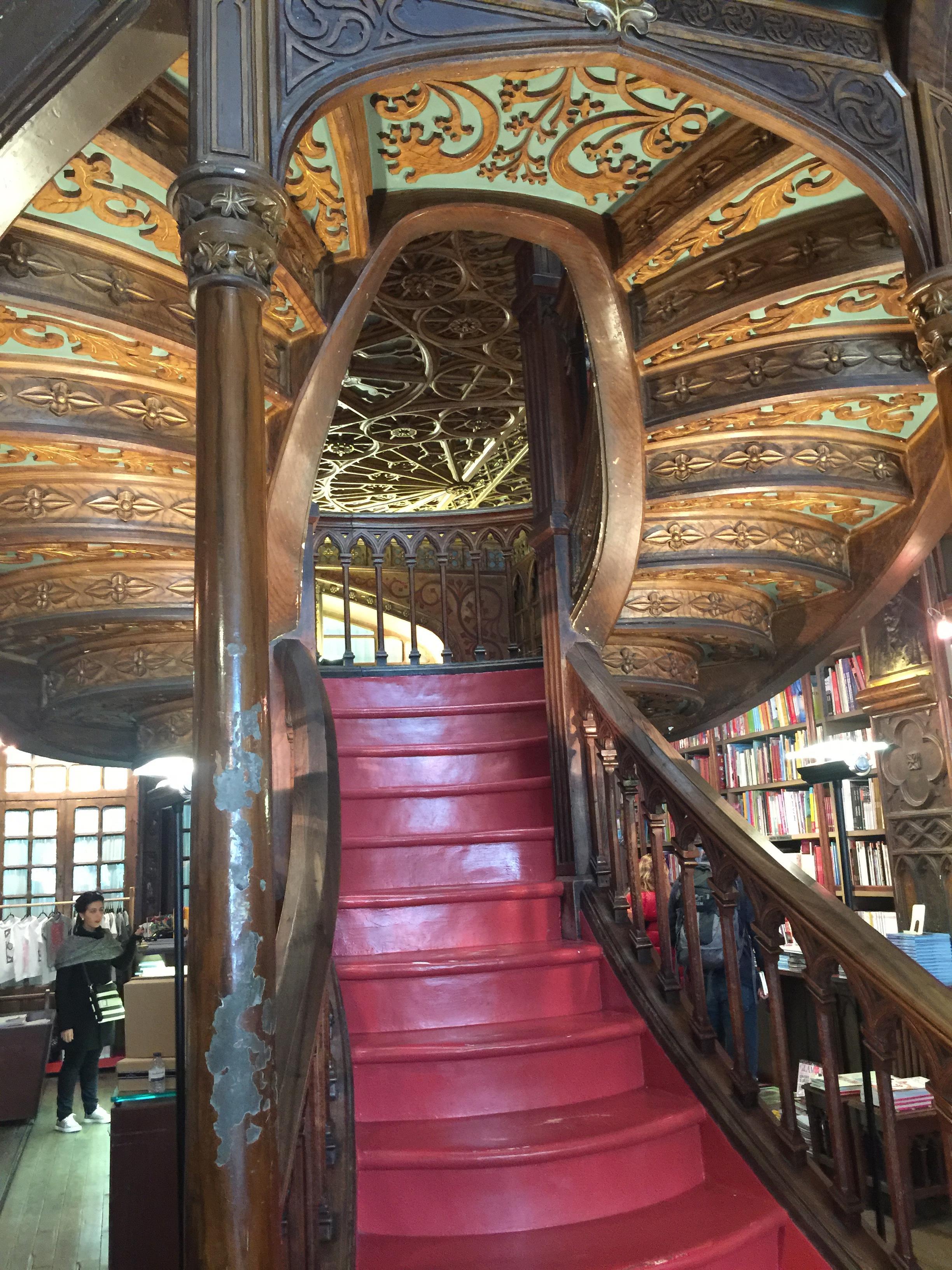 【携程攻略】波尔图莱罗书店景点,世界十大最美书店之一莱罗书店是