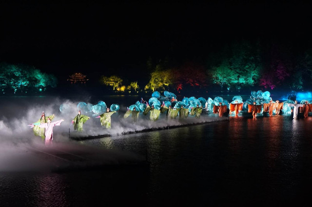 CggYtFbsW2mASxF1AAGoZfVVN-M905_R_640_10000_Q90.jpg?proc=autoorient